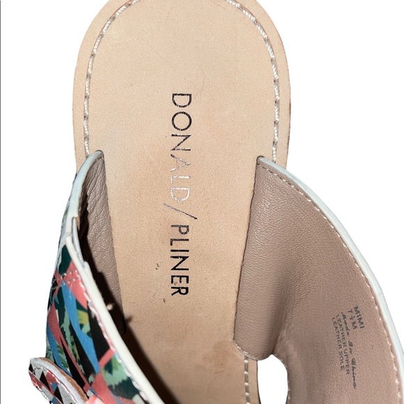 DONALD J PLINER Mimi Jungle Thong Sandal Size 7.5 - Picture 5 of 8